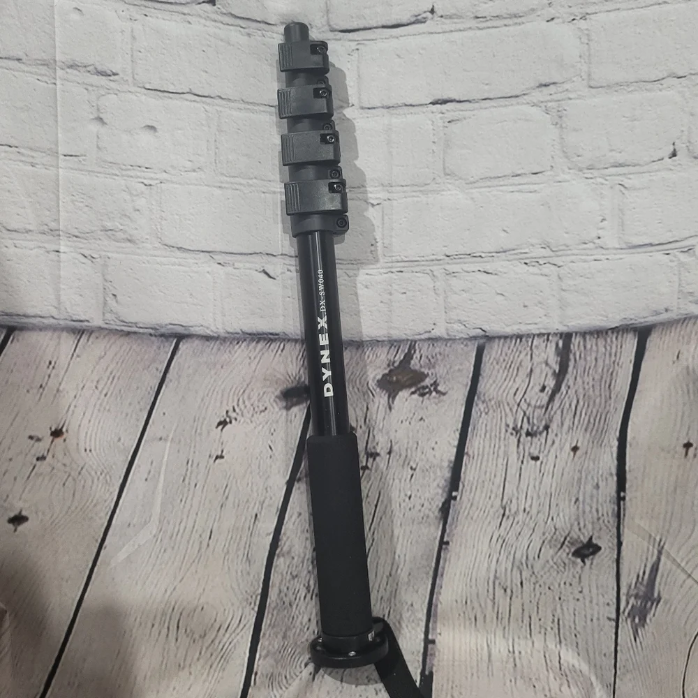 Dynex Black SW040 Monopod With Carry Baf